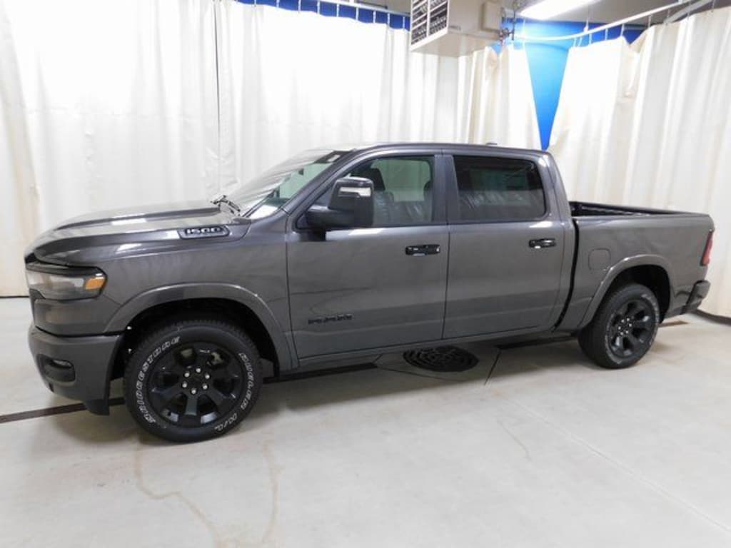 New 2025 Ram 1500 BIG HORN CREW CAB 4X4 5'7 BOX Pickup