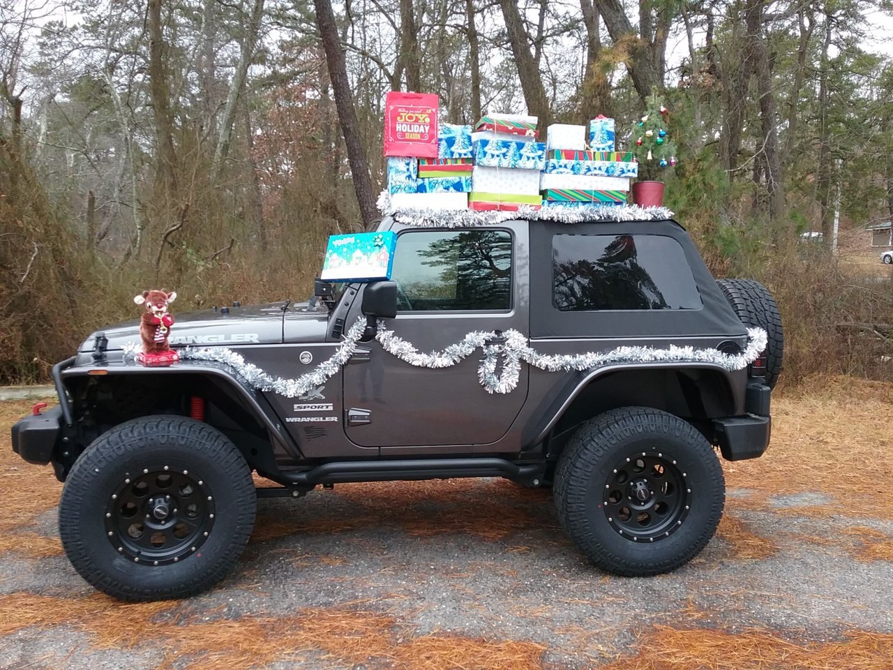 Christmas Jeep.jpg