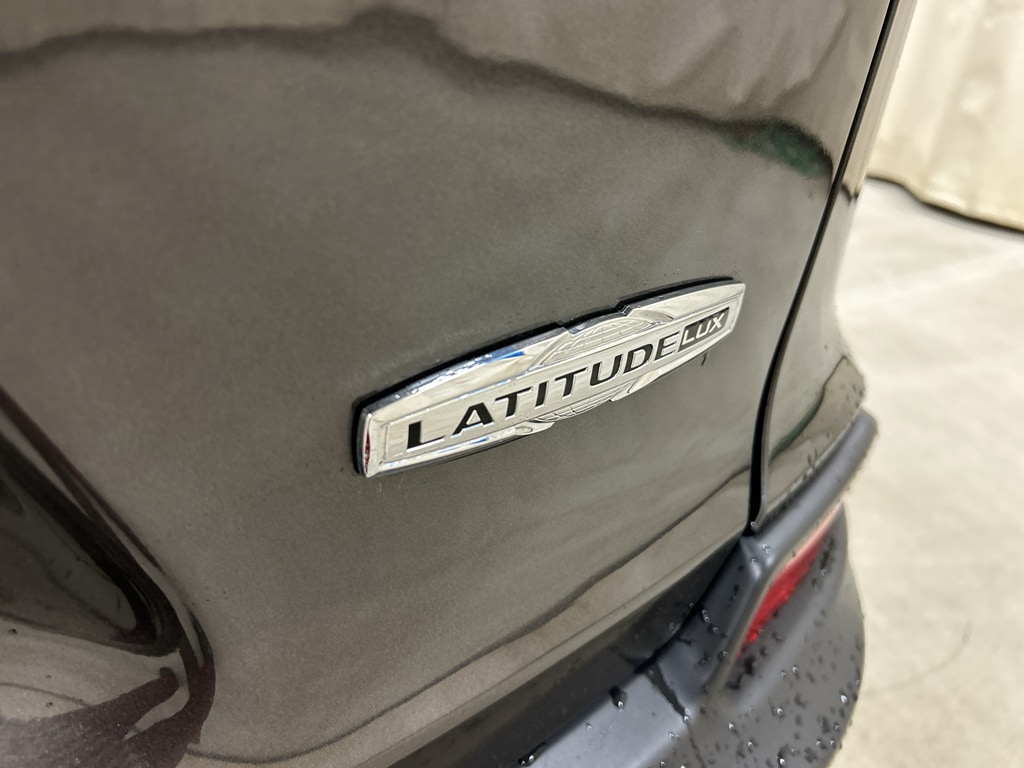 2022 Jeep Cherokee Latitude Lux - Photo 9