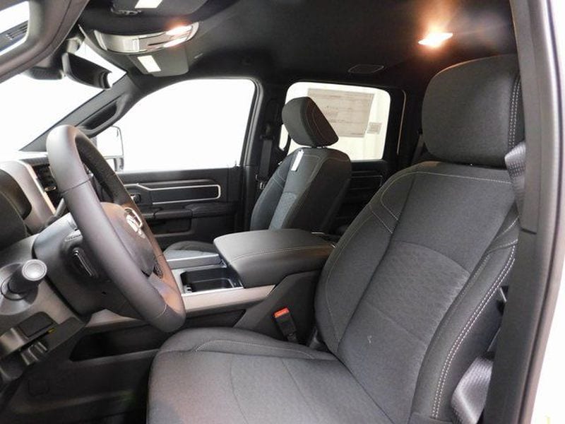 2026 RAM 2500 Big Horn - Photo 9