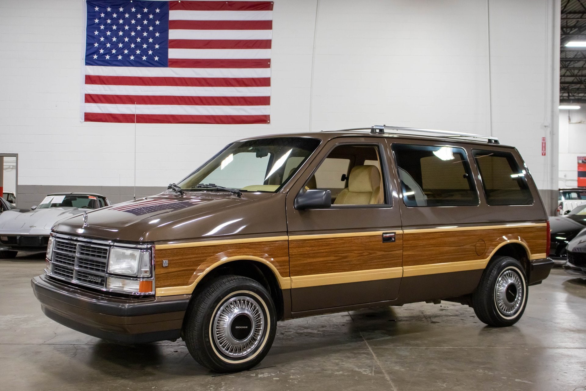 1990-dodge-caravan-le.jpg