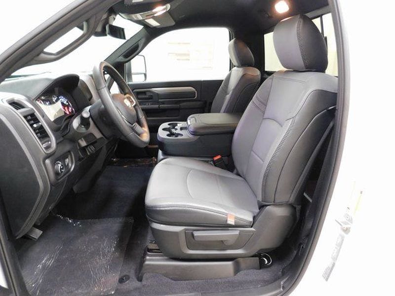 2026 RAM 3500 Tradesman - Photo 9