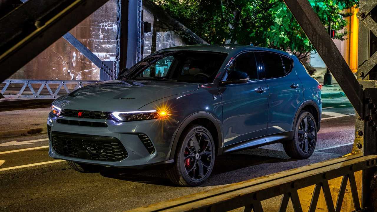 2023-dodge-hornet-front-view.jpg