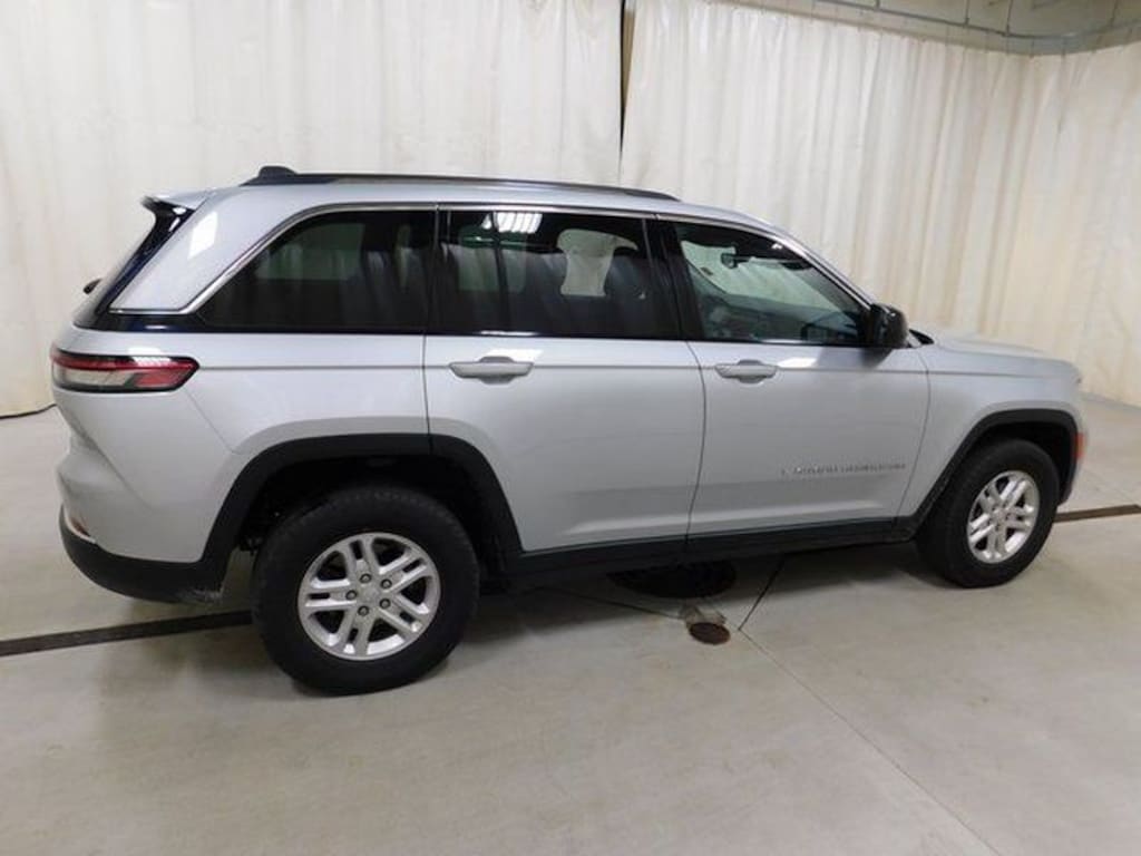 Used 2022 Jeep Grand Cherokee Laredo Sport Utility