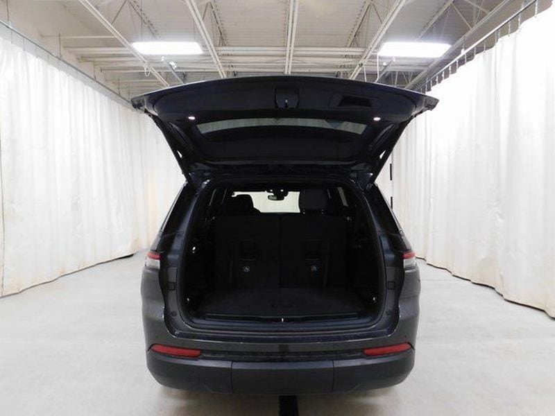 2022 Jeep Grand Cherokee L Altitude - Photo 16