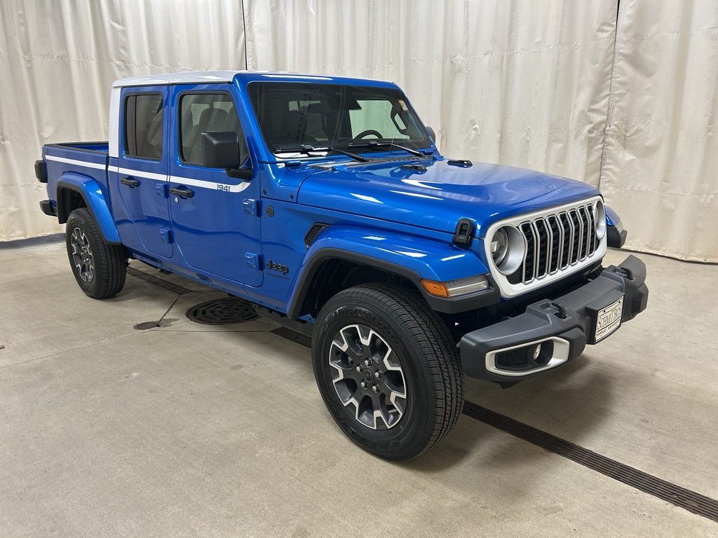 2026 Jeep Gladiator Sahara Auto's photo