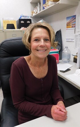 Staff member Vicki Irle from ID_7ca302