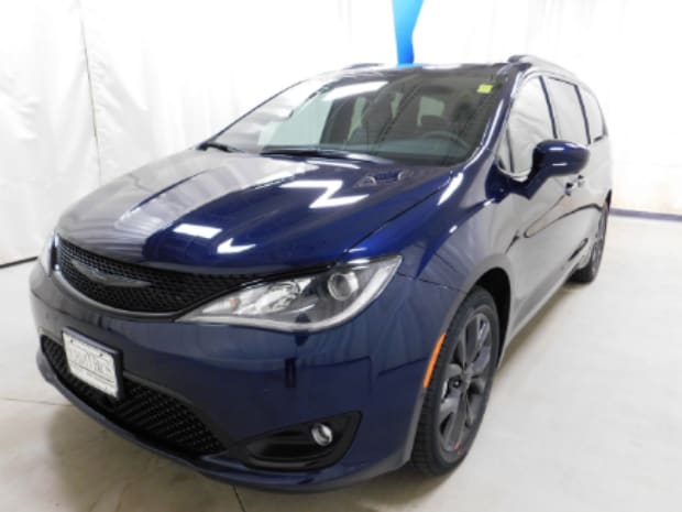 How to Pick the Best Minivan for Your Growing Family.Featured.png