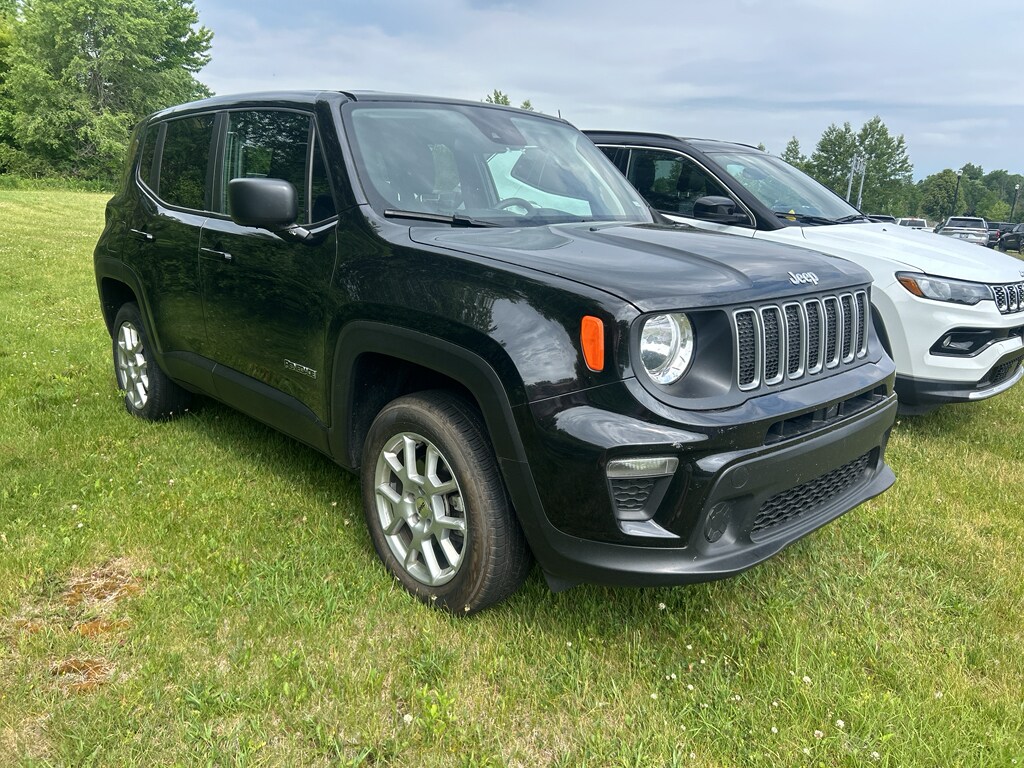 Used 2023 Jeep Renegade Latitude Sport Utility
