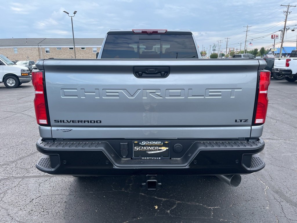 2025 Chevrolet Silverado 2500HD LTZ photo 4