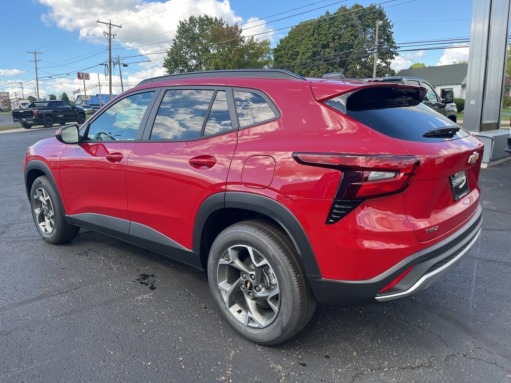2026 Chevrolet Trax LT photo 3