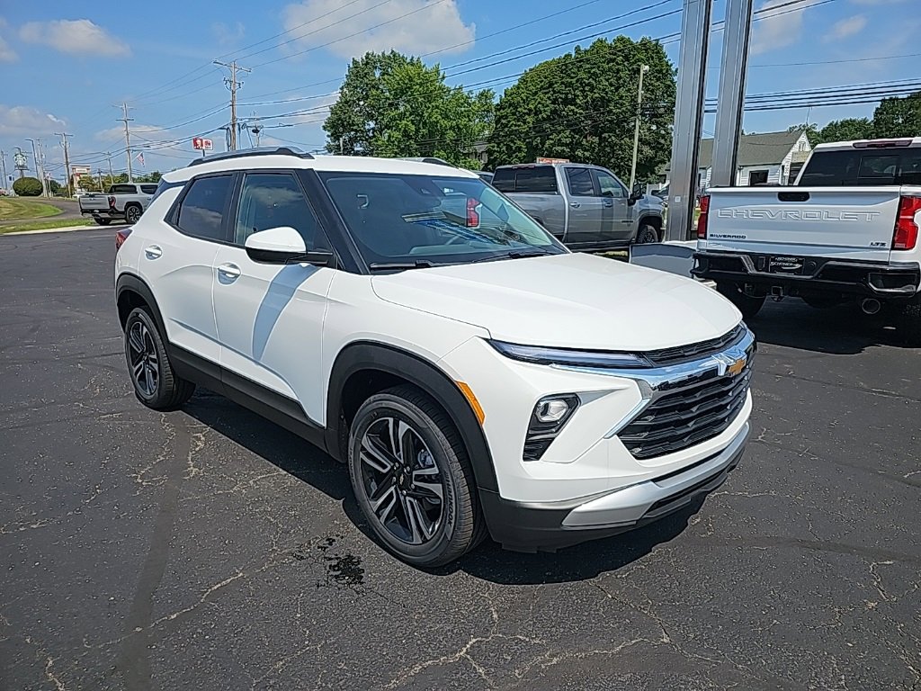2026 Chevrolet Trailblazer LT photo 2