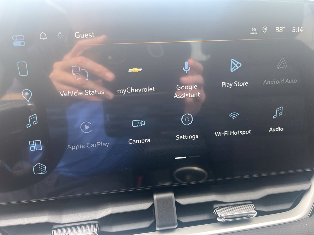 2027 Chevrolet Equinox LT - Photo 18