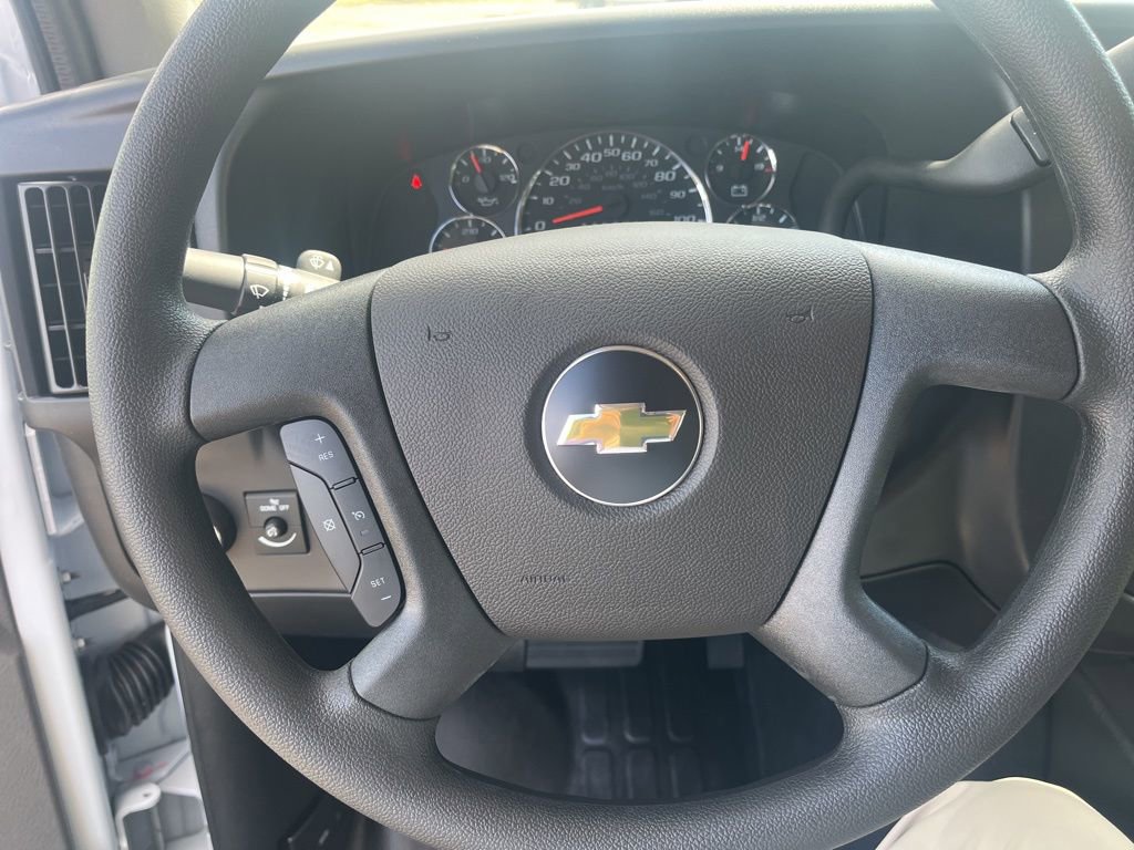 2025 Chevrolet Express Cargo Work Van - Photo 17