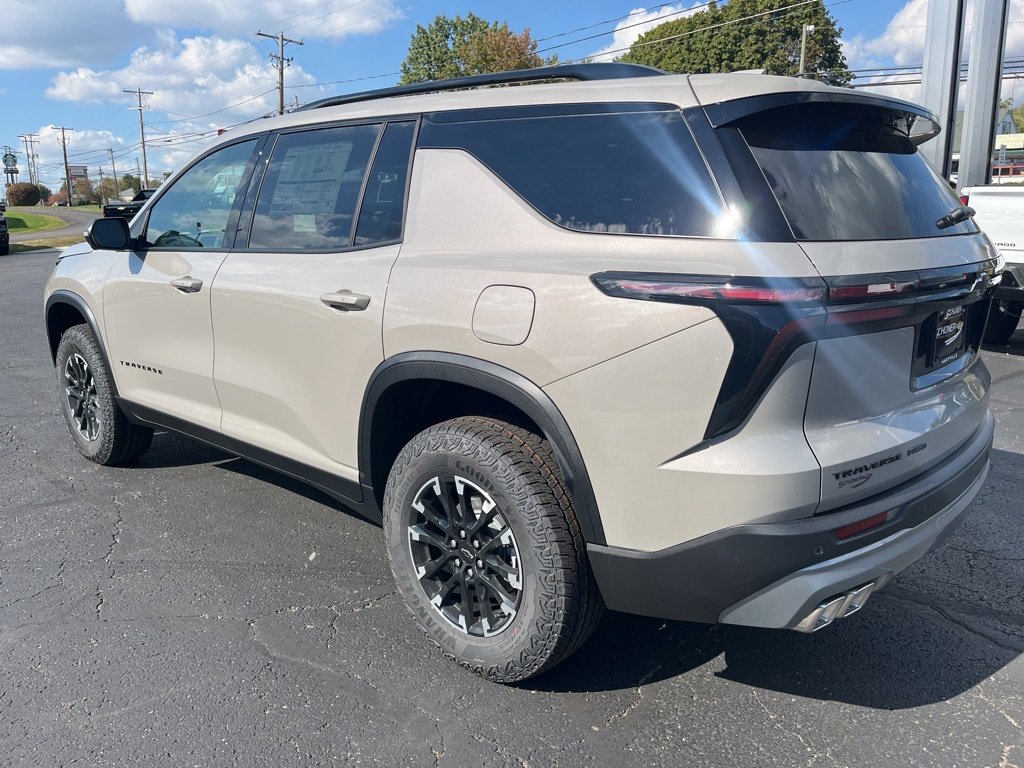 2026 Chevrolet Traverse Z71 photo 3