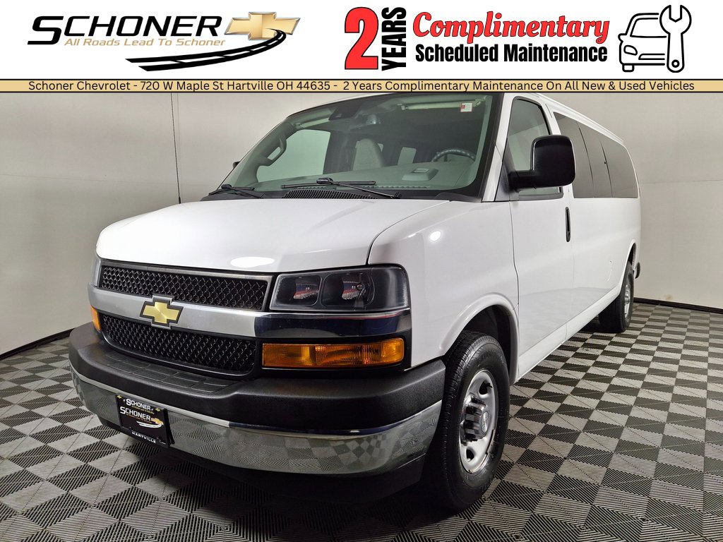 2019 Chevrolet Express Passenger LT's photo