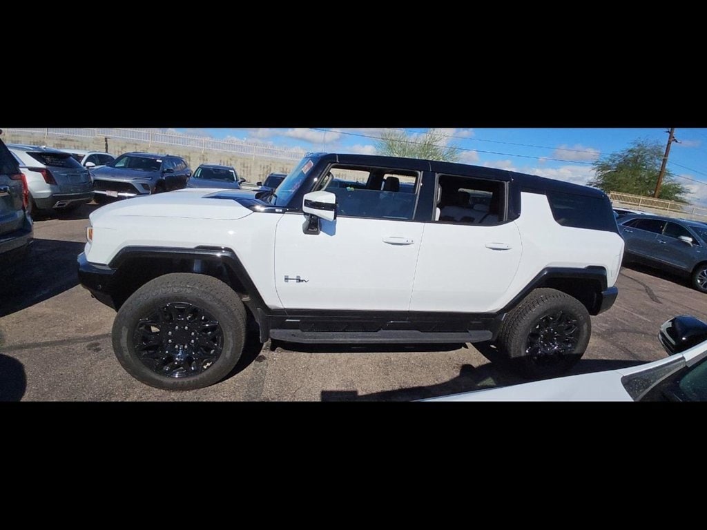 Used 2024 GMC HUMMER EV 2X with VIN 1GKB0NDE5RU114131 for sale in Hartville, OH