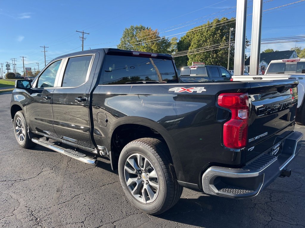 2026 Chevrolet Silverado 1500 LT photo 2