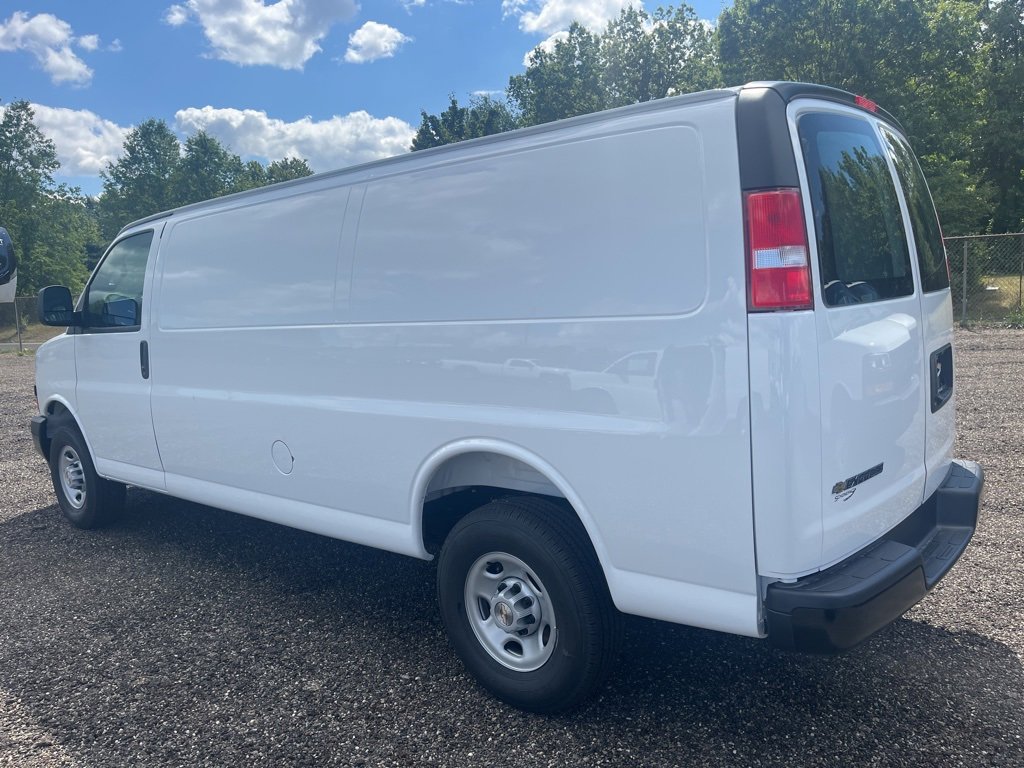 2025 Chevrolet Express Cargo 3500 Van photo 3