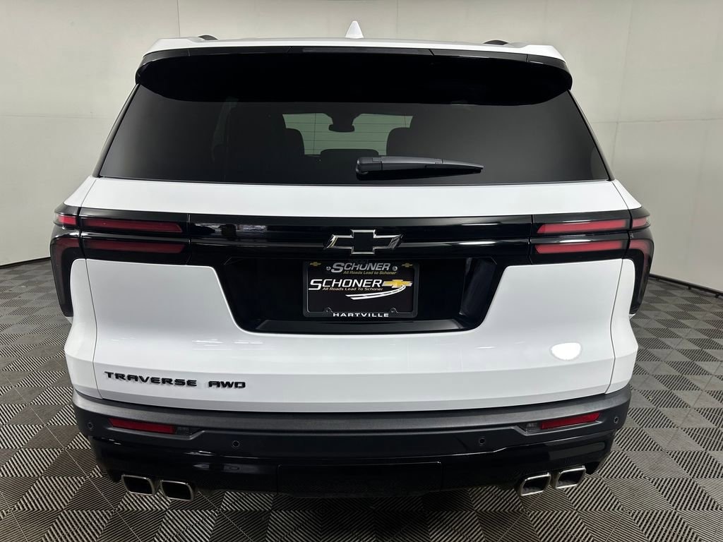 Used 2025 Chevrolet Traverse LT SUV