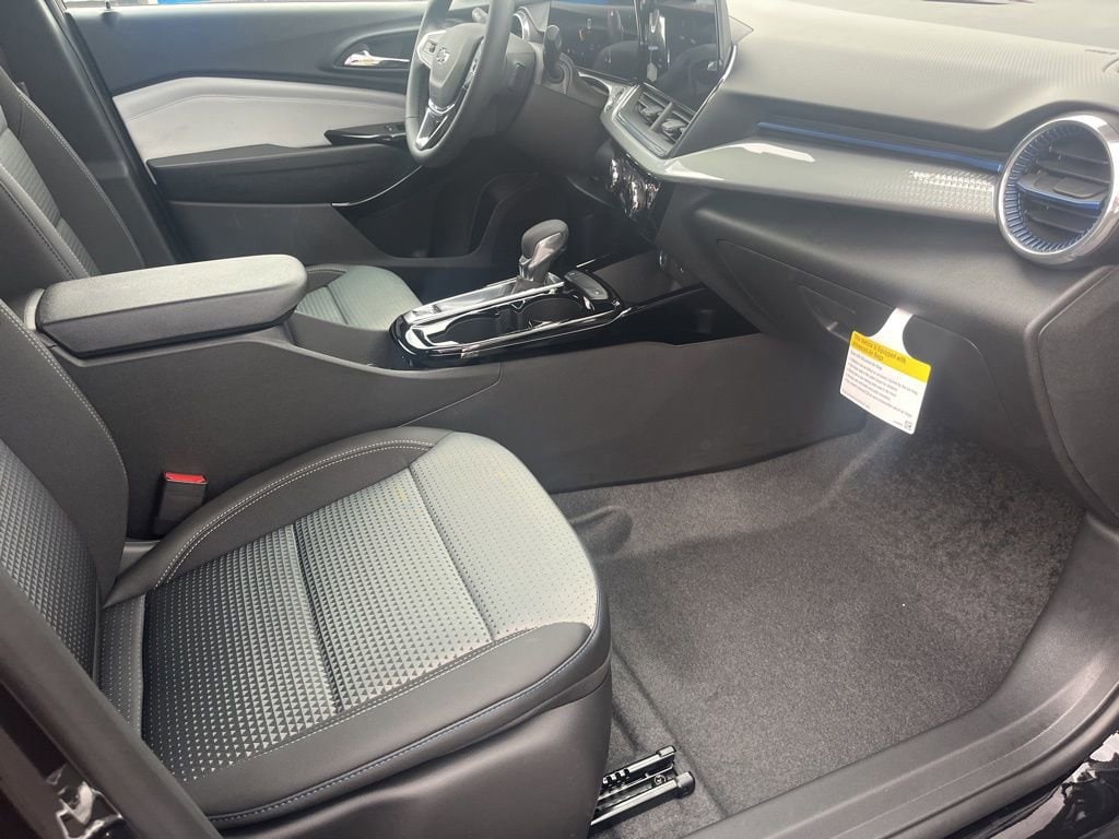 2026 Chevrolet Trax LT - Photo 28