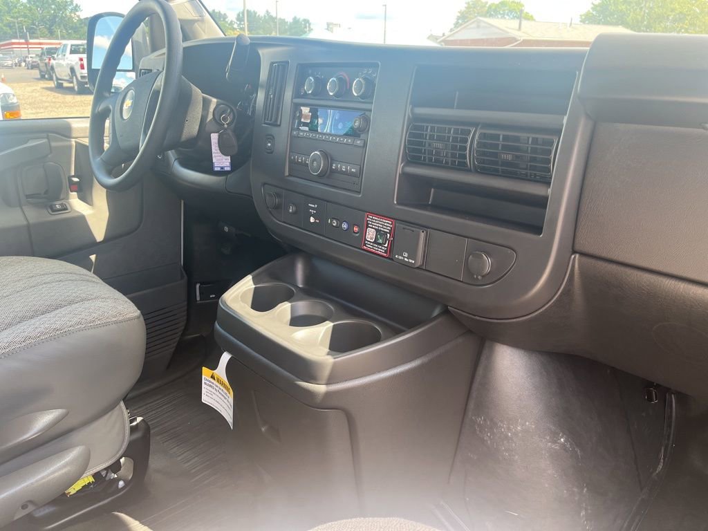 2025 Chevrolet Express Cargo Work Van - Photo 12