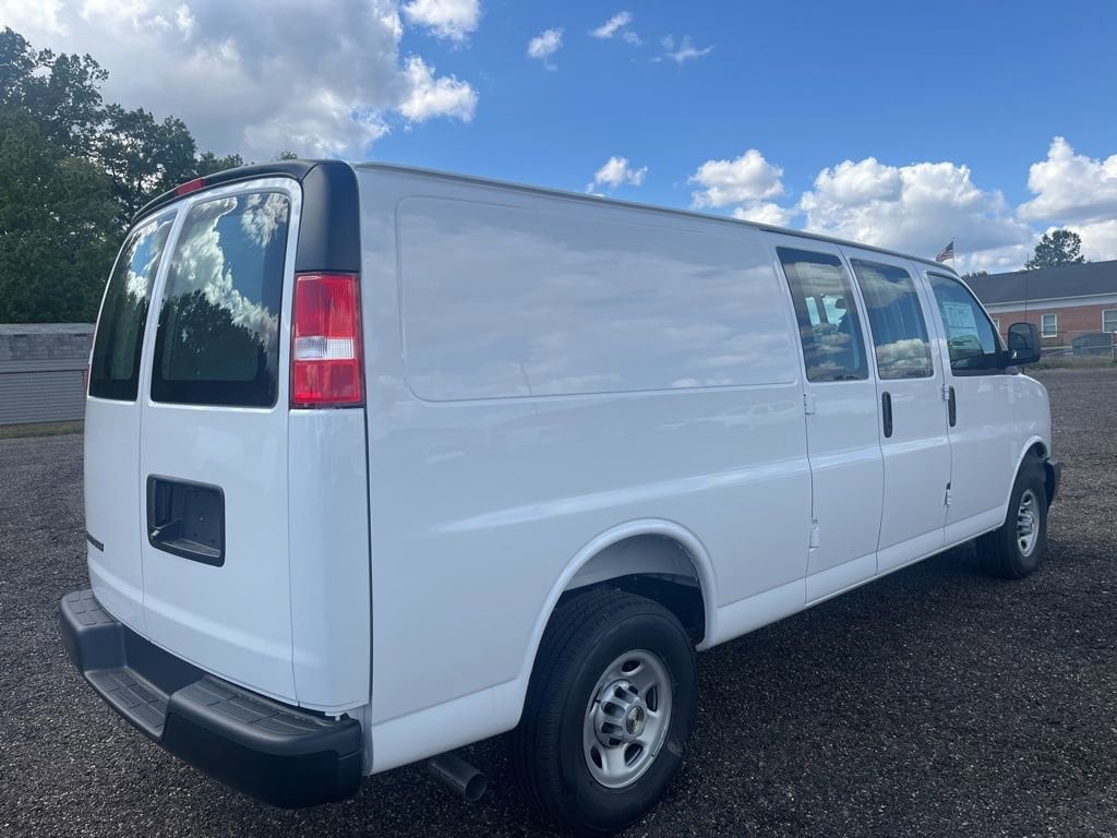 2025 Chevrolet Express Cargo Work Van - Photo 7