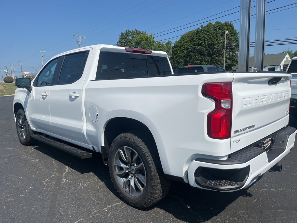 2025 Chevrolet Silverado 1500 RST photo 2