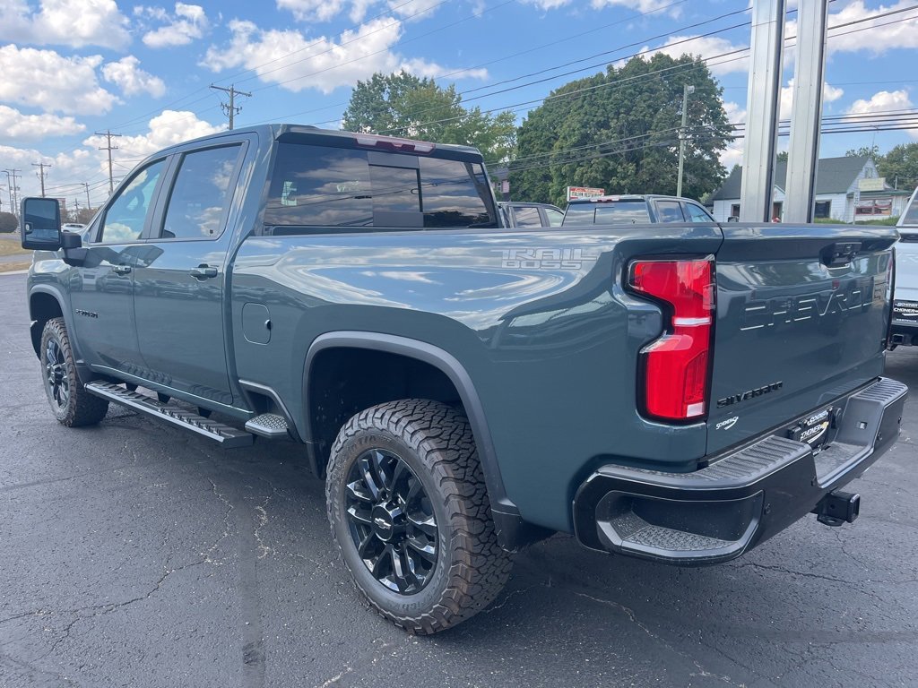 2025 Chevrolet Silverado 2500HD LT photo 3