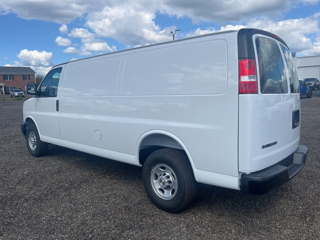 2025 Chevrolet Express Cargo 3500 Van photo 3
