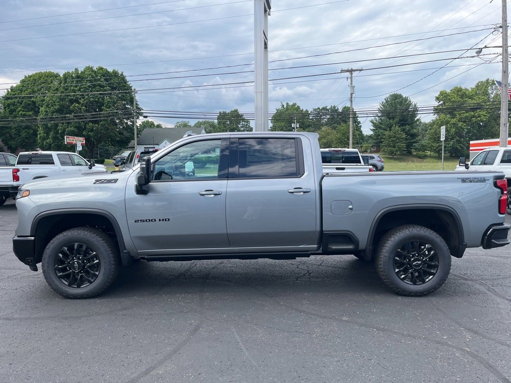 2025 Chevrolet Silverado 2500HD LTZ photo 2
