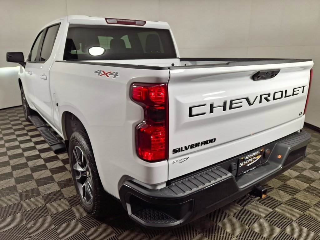 2022 Chevrolet Silverado 1500 LT photo 2