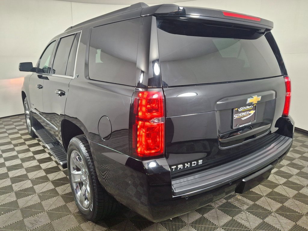 2017 Chevrolet Tahoe LT photo 3