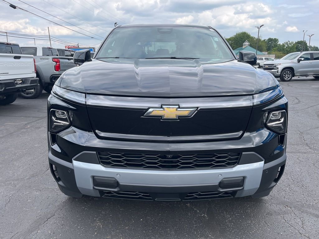 2026 Chevrolet Silverado EV LT - Photo 10