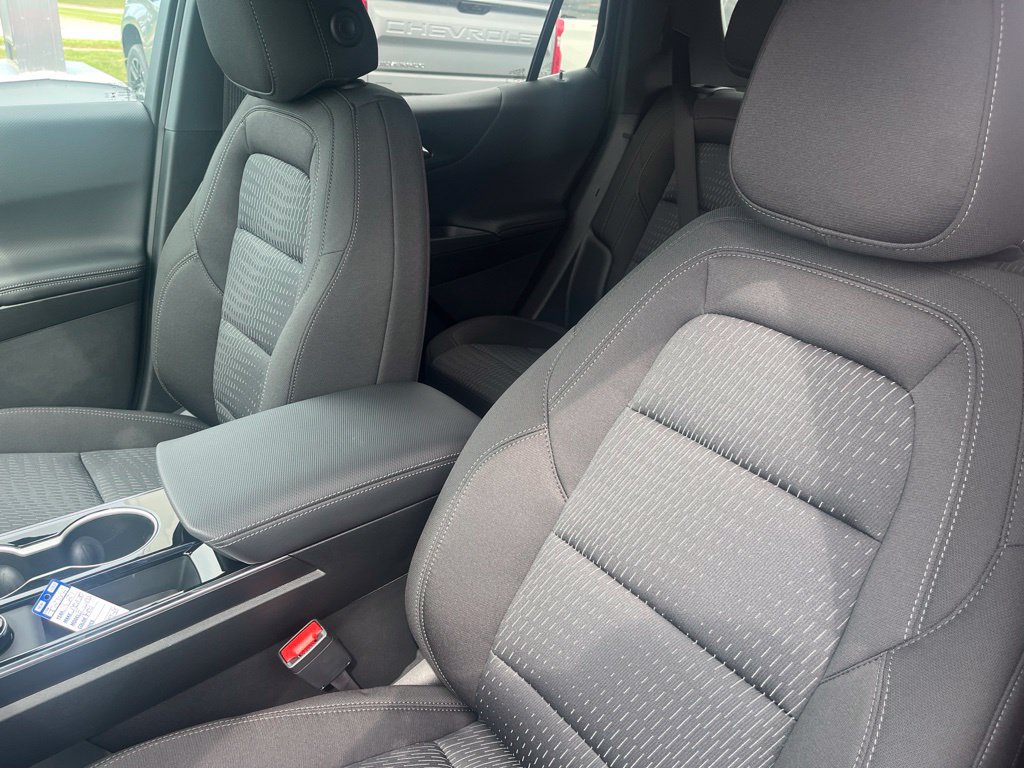 2027 Chevrolet Equinox LT - Photo 12