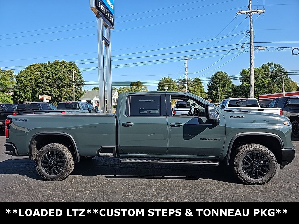 2025 Chevrolet Silverado 3500HD LTZ photo 2
