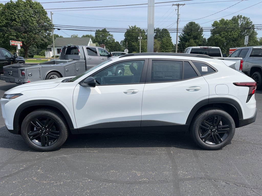 2025 Chevrolet Trax ACTIV photo 2