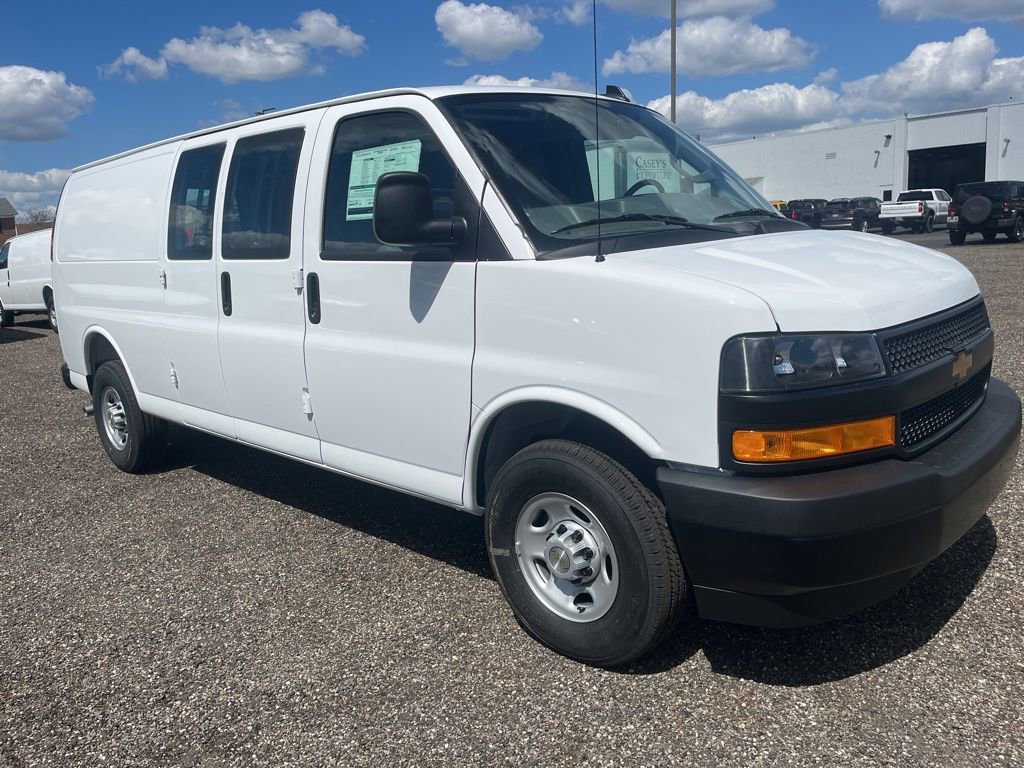 2025 Chevrolet Express Cargo Work Van - Photo 9