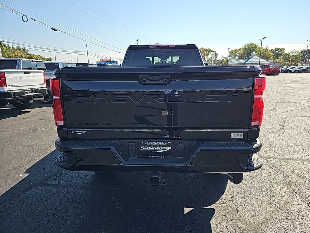 2025 Chevrolet Silverado 3500HD LTZ photo 4