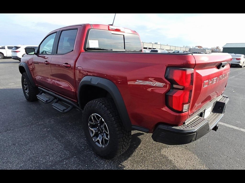 2024 Chevrolet Colorado ZR2 photo 2
