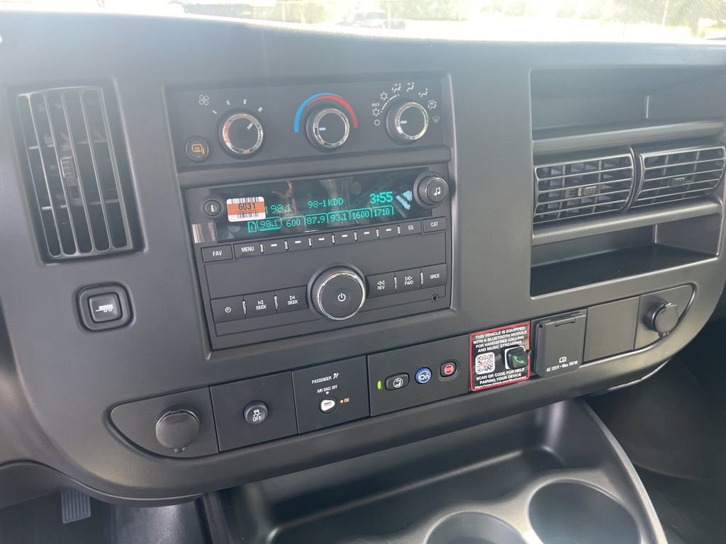 2025 Chevrolet Express Cargo Work Van - Photo 20