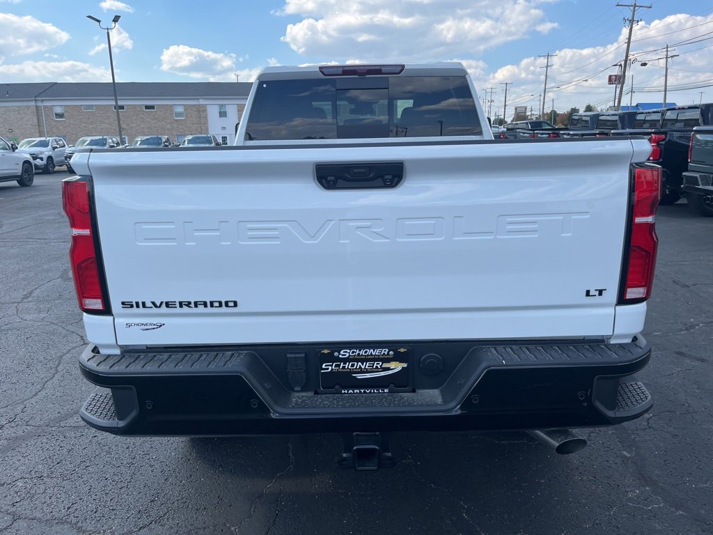 2025 Chevrolet Silverado 2500HD LT photo 3