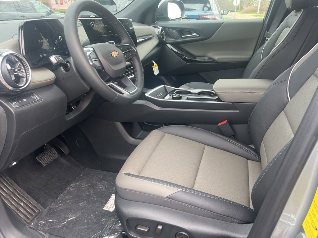 2026 Chevrolet Equinox LT - Photo 12
