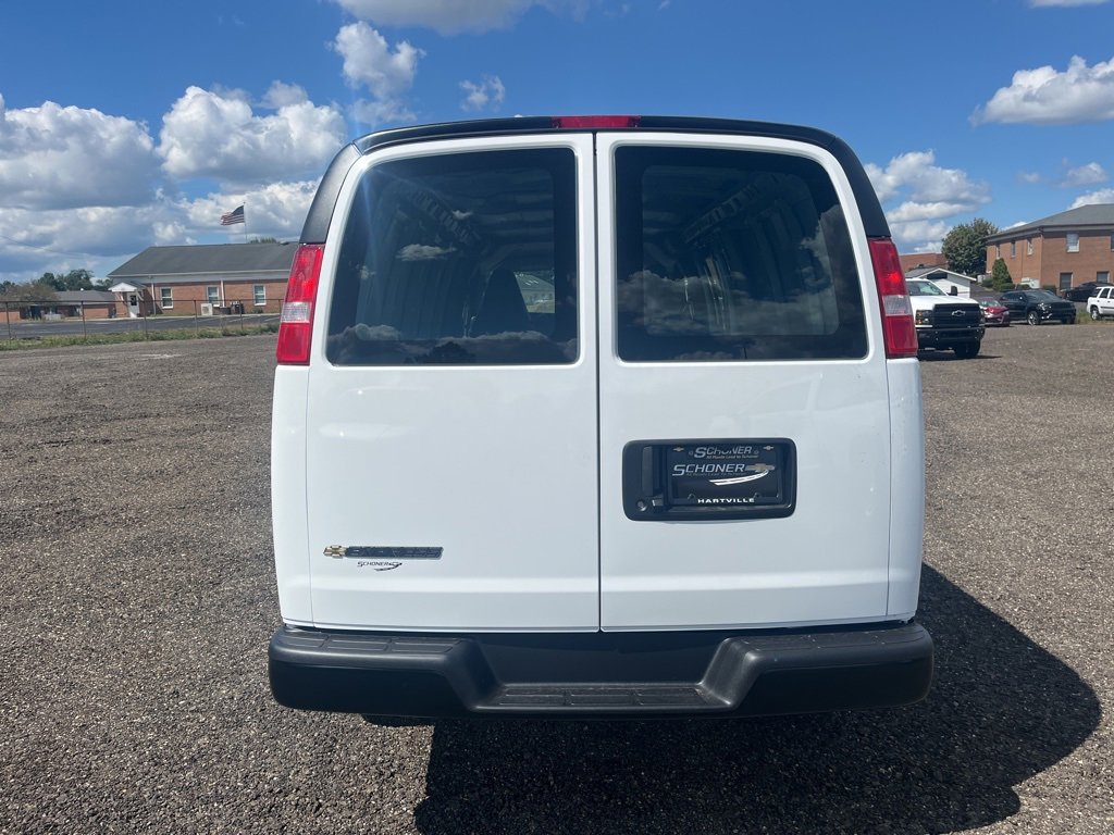 2025 Chevrolet Express Cargo 3500 Van photo 4