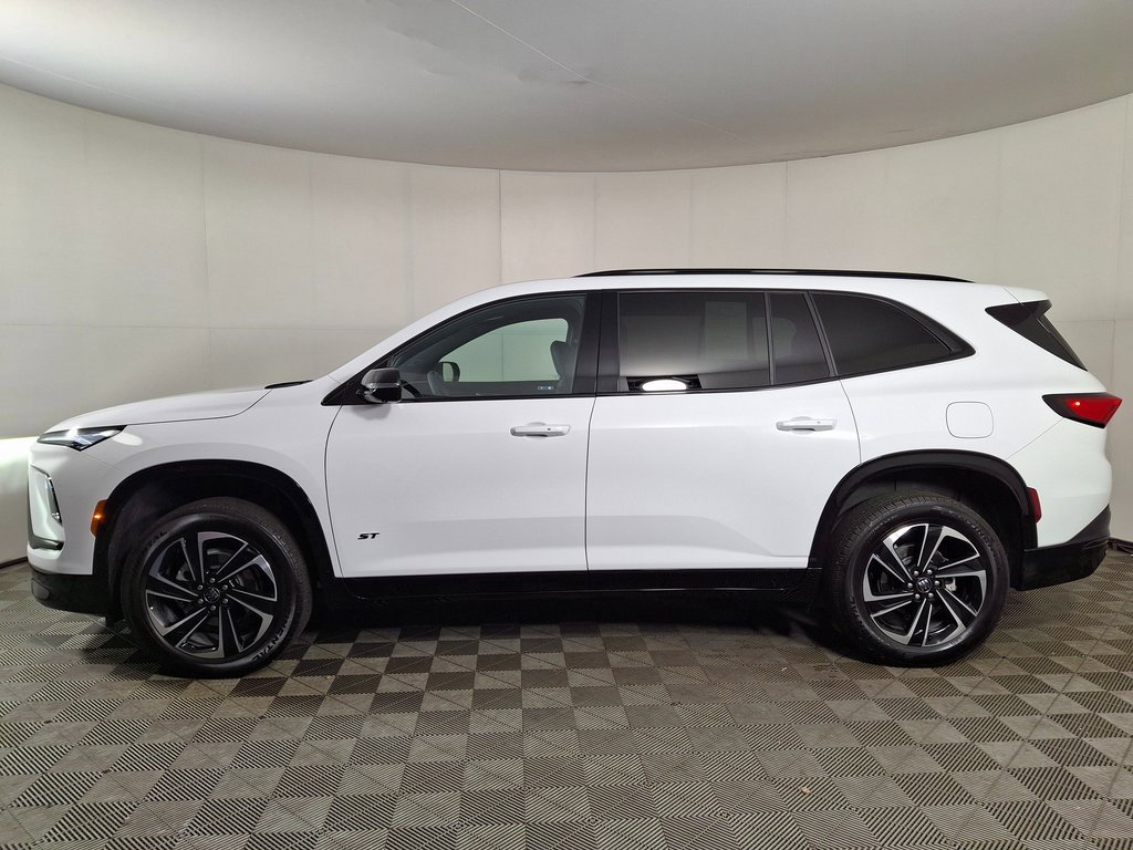 2025 Buick Enclave Sport Touring photo 2