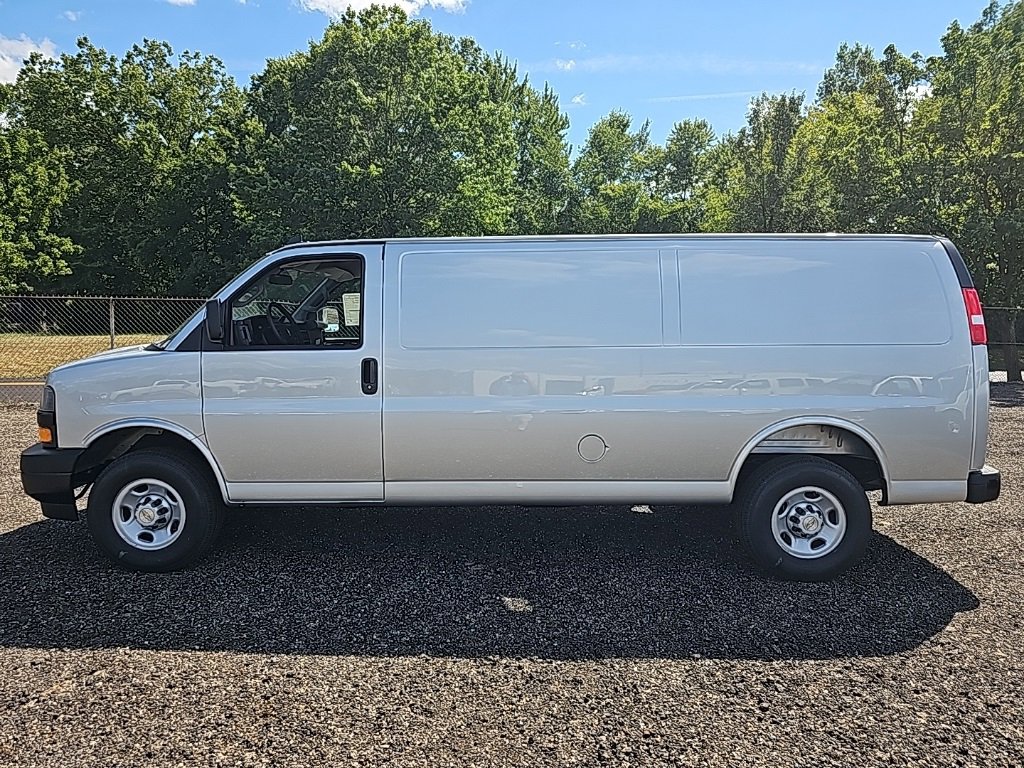 2025 Chevrolet Express Cargo 2500 Van photo 2