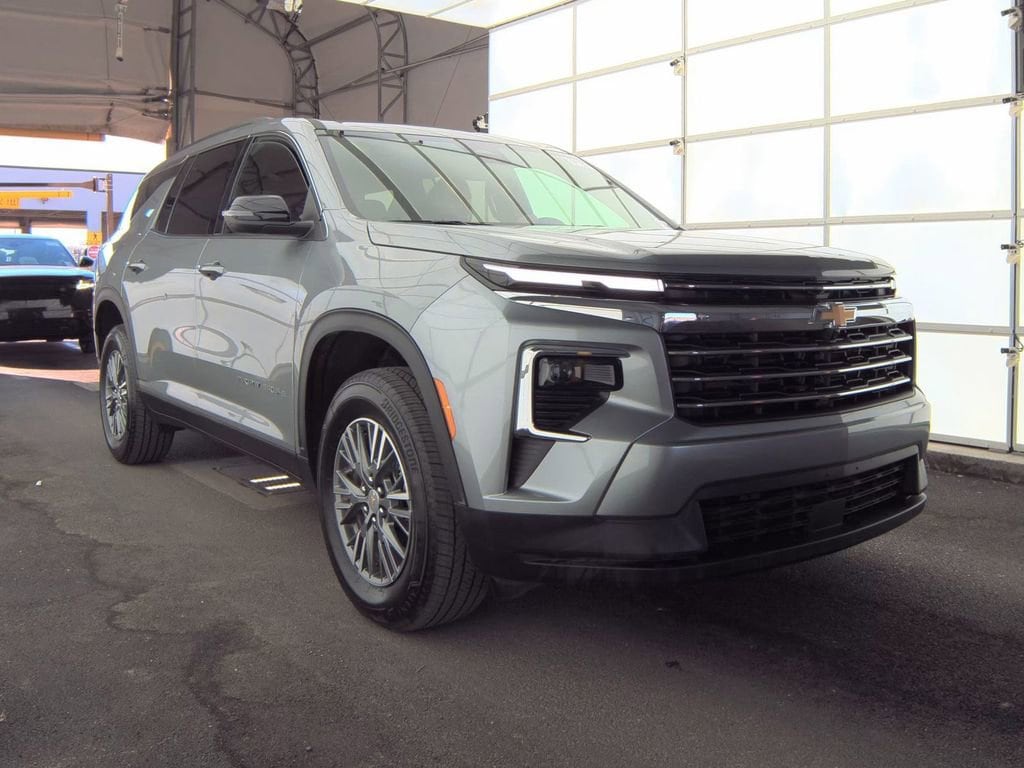 Used 2026 Chevrolet Traverse LT SUV