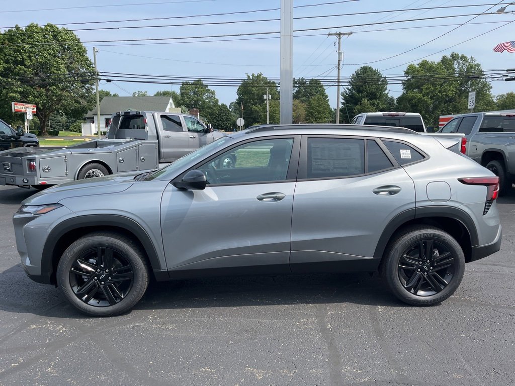 2025 Chevrolet Trax ACTIV photo 2