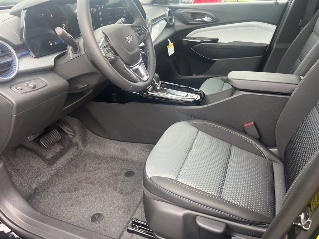 2026 Chevrolet Trax LT - Photo 11
