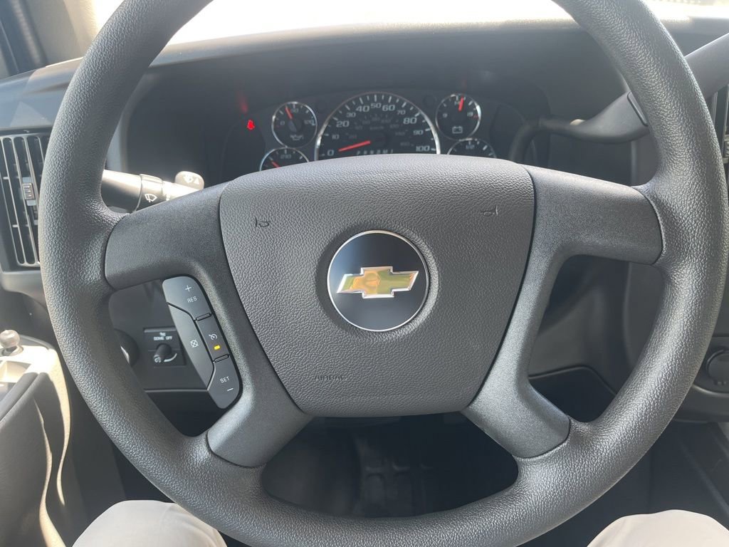2025 Chevrolet Express Cargo Work Van - Photo 18